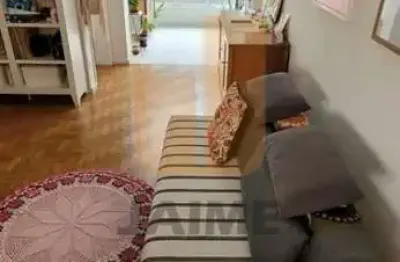 Apartamento com 1 suíte, varanda, lavabo,  sala com cozinha integrada e área de serviço, sem vaga..