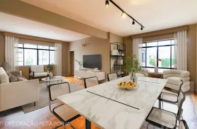 Apartamento com 154m2, 3 dormitórios sendo 1 suíte, 2 vagas de garagem, recém reformado.