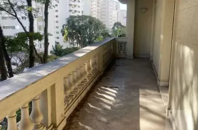 Apartamento 4 dormitorios sendo 1 suites 4 banheiros  sala 5 ambinetes 3 vagas.