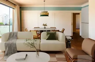 Apartamento em área bastante nobre a minutos da praça buenos aires, 2 dormitórios sendo 1 suíte.