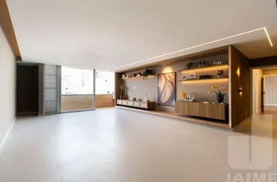 Apartamento com reforma total, 3 dormitórios sendo 1 suite proximo ao metro  e 1 vaga - Higienópolis