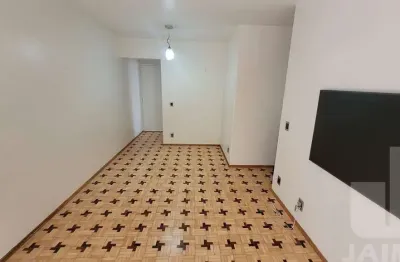 Apartamento próximo ao hospital samaritano com 2 dormitórios amplos e 1 vaga, ótima localização.