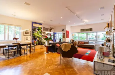 Apartamento com 3 dormitório 1 suíte e 1 vaga, varanda, prédio com arquitetura única  higienópolis