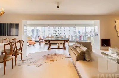 Apartamento com 4 dormitórios sendo 4 suítes e 4 vagas próximo ao Parque da Água Branca.