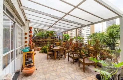 Garden de 220?m² em higienópolis: clima de casa, com luxo e segurança de condomínio.
