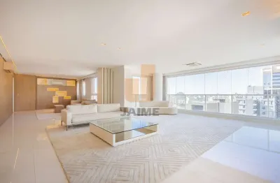 Apartamento com 260 m2, 3 suítes e quatro vagas, excelente localização em Higienópolis.