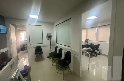 Sala comercial com 2 banheiros, 1 copa e 1 recepção em área nobre - perdizes