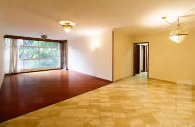 Excelente apartamento com 167 m2, amplo e iluminado, ótima localização