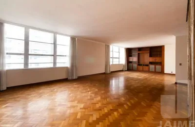 Apartamento 04 dormitórios,01 suíte,03 vagas em Higienópolis.