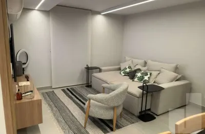 Triplex totalmente mobiliado, com rooftop, 2 dormitórios e 2  proximo ao shoppvagas em higienópolis.