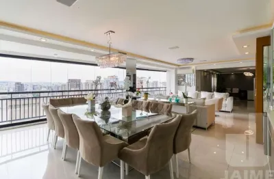 Cobertura duplex, com muito conforto, ambientes amplos, varanda gourmet, em ótima localização.