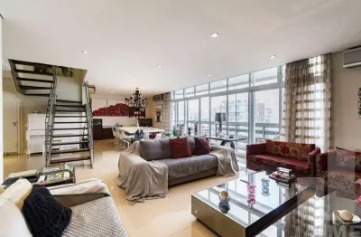 Cobertura duplex ampla e reformada, piscina aquecida, sauna, 4 dormitórios sendo 2 suítes e 3 vagas