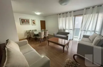 Apartamento com 4 dormitórios sendo 1 suíte, ao lado da competition a uma quadra do shopping.