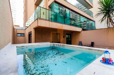 Duplex com 2 dormitórios sendo 2 suítes e 2 vagas em prédio moderno com lazer.