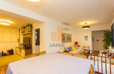 Apartamento com 3 dormitórios e 1 vaga, área nobre, todo reformado pronto para morar.