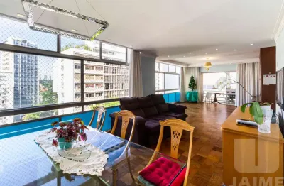 Apartamento charmoso com varanda, 4 dormitórios sendo 3 suítes e 2 vagas - higienópolis