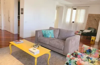 Apartamento padrão com 4 dormitórios sendo 3 suítes e 3 vagas.