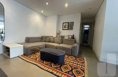 Apartamento 3 dormitorios sendo 1 suite 2 banheiros sala 2 ambientes 2 vagas.