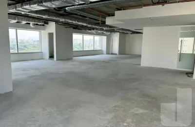 Conjunto comercial em prédio moderno e sofisticado, 225 m2 cada e 6 vagas em prédio com heliponto.