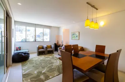 Apartamento com 94 m2 bem distribuídos, 2 dormitórios sendo 1 suíte e 1 vaga, ótima localização.