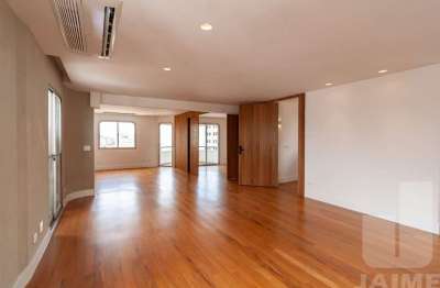 Apartamento 3 dormitórios  sendo 2 suítes 4 banheiros  sala 3 ambientes  2 vagas.