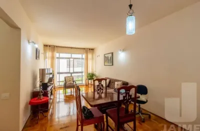 Apartamento reformado de muito bom gosto, próximo mackenzie, santa casa, comércios e metrô.