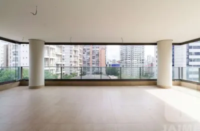 Apenas 10 minutos caminhando para o parque ibirapuera! Será entregue todo montado com muito charme