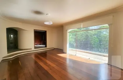 Charme Europeu no Jardim Europa ! 2 Suítes, 2 Vagas e muito Estilo