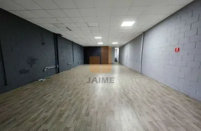 GALPÃO  REFORMADO COM VARIAS SALAS  COM 477 m² A.C  PÉ DIREITO ALTO