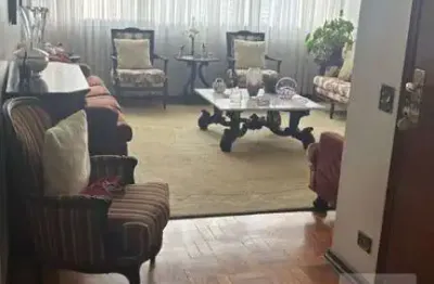 Apartamento original, 155 m, 3 dormitórios, ensolarado em frente ao Mackenzie.