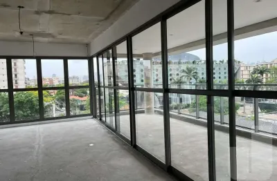 Cobertura Duplex a 500 metros do Parque Ibirapuera, com 4 dormitórios sendo 4 suítes e 4 vagas.