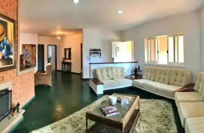 Casa espaçosa à venda no bairro brasil - rua aracaju na cidade de itu 5 domitorios