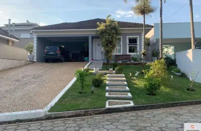 Bela casa com 3 suítes e piscina aquecida á venda no condomínio portal de itu 2 em itu/sp