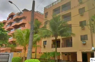 Apartamento bem localizado na enseada em guarujá, ao lado da avenida dom pedro 1 e 400 metros da praia , contendo 75 m²