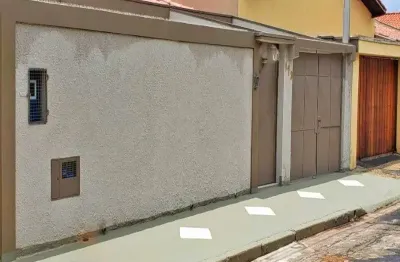 Venda ,  casa bem  localizada  ao  lado da igreja são lazaro bairro padre bento é um dos melhores bairros para se morar na cidade de itu