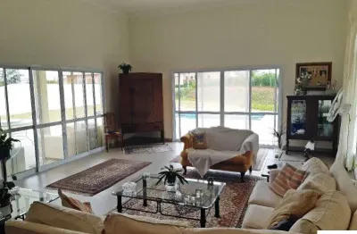 Casa térrea disponível para venda no condomínio xapada parque ytu em itu, são 1200 m² de área total sendo que 354 m² de construção .
