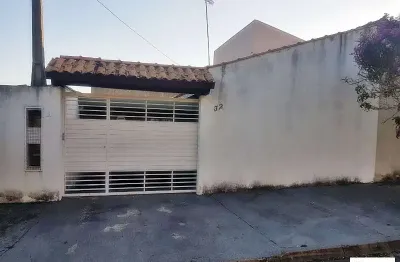 Excelente oportunidade no potiguara - casa localizada em um terreno de esquina em área comercial/residencial - possui duas casas individuais