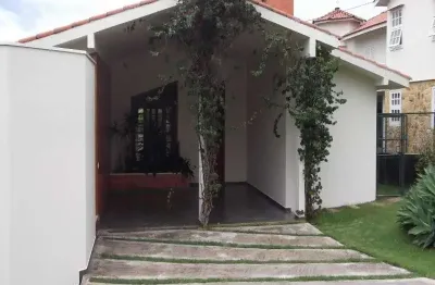 Espetacular casa colonial para locação e venda em um dos melhores condomínios fechados da cidade santo antonio