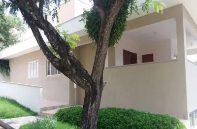 Espaçosa casa de 3 quartos em condomínio portal da vila rica, itu-sp: 2 suítes, 2 salas, 3 banheiros, 6 vagas, 268m²!