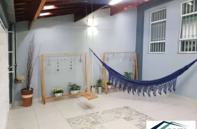 Sobrado parcialmente mobiliado no bairro santa terezinha - centro.