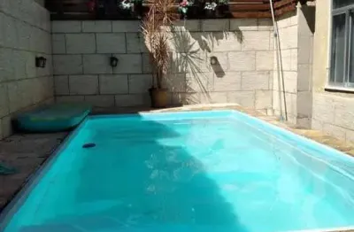 Casa com 2 quartos para alugar na Rua Eloi Macedo, 29, Chácaras Rio-Petrópolis, Duque de Caxias