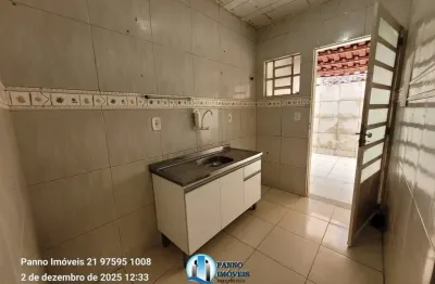 Casa em condomínio fechado com 2 quartos para alugar na Rua Gericinó, 140, Vila Santa Cruz, Duque de Caxias