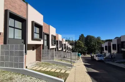 Sobrado padrão no bairro santa felicidade em curitiba-pr.