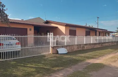 Casa com 03 quartos à venda na praia paraiso em torres rs