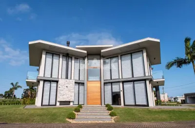 Casa de 05 quartos à venda no ocean side em torres rs