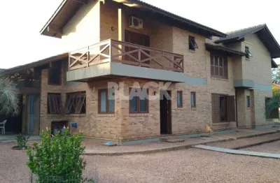 Casa com 06 quartos à venda no bairro centenário em torres rs