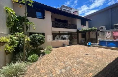 Casa residencial com 10 quartos no bairro centro em torres rs