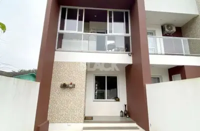 Casa com 2 quartos à venda na Rua Presidente João Goulart, 395, Centenário, Torres