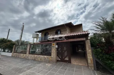 Casa à venda com ampla metragem próxima a lagoa do violão em torres/rs