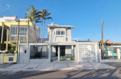 Casa com 3 quartos à venda na Rua Carlos De Souza, 109, Igra Sul, Torres